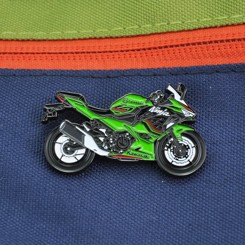 Kawasaki-Ninja-400-sport-bike-Motorcycle-Lapel-Pin-Badge