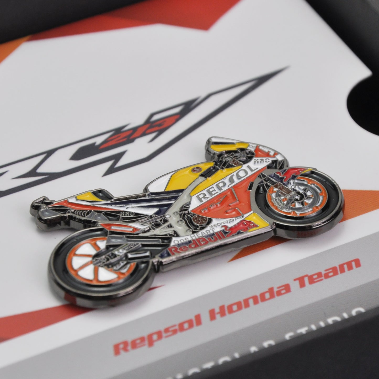Repsol-Honda-Rc213V-pin