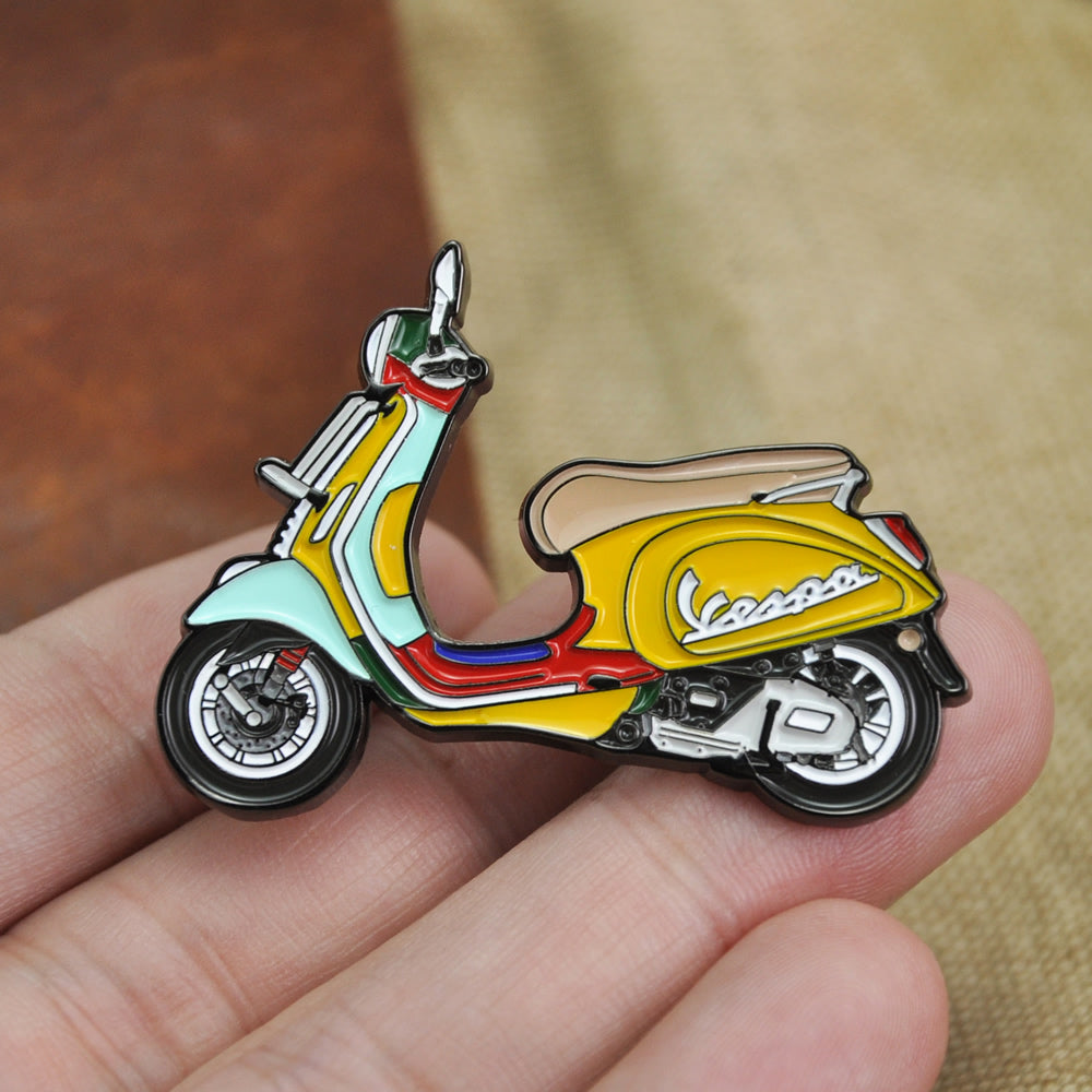 VESPA-Primavera150-Motorcycle-Lapel-Pin-Badge