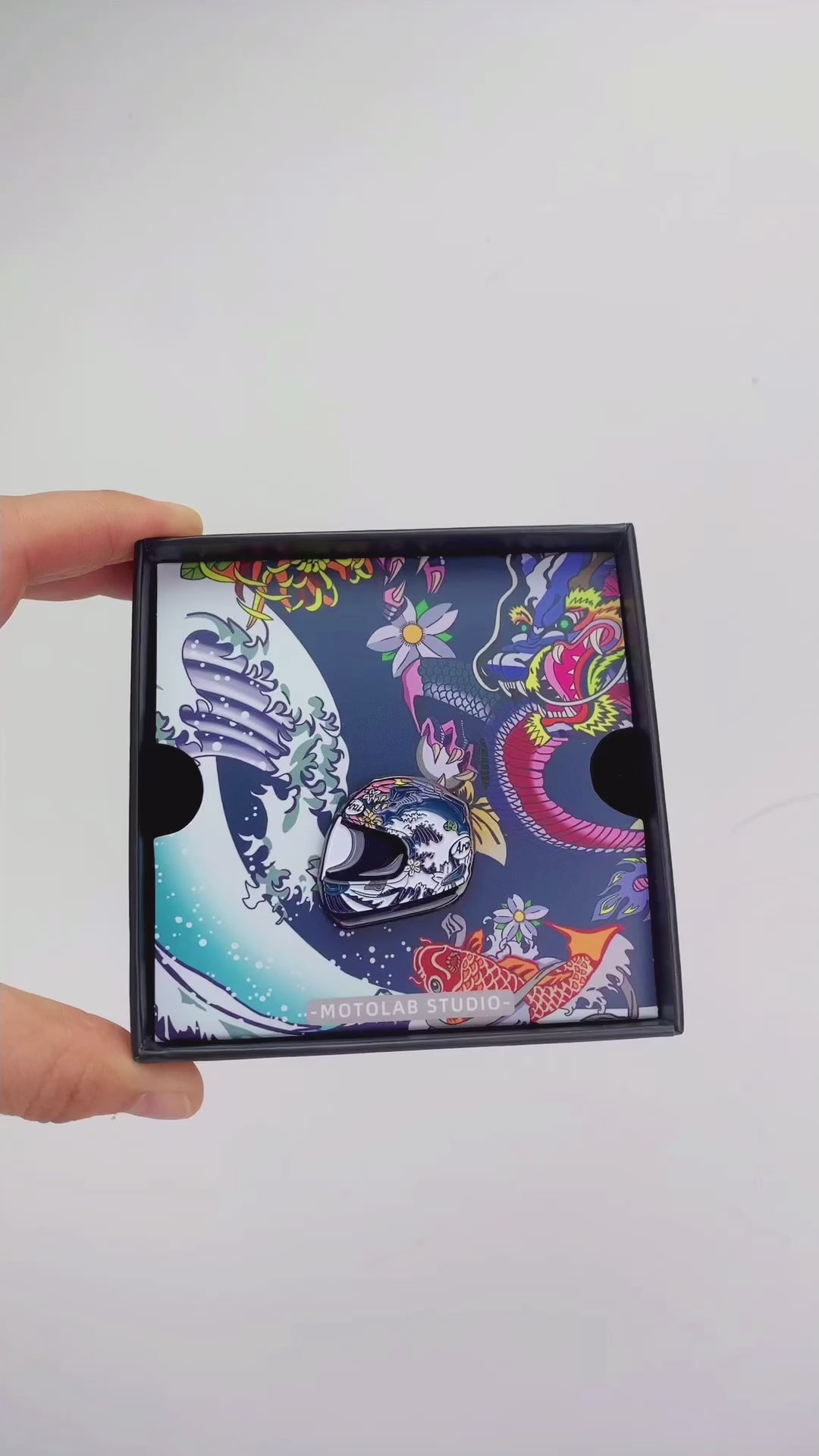 Arai-RX-7X-Oriental-Dragon-Motorcycle-Helmet-Pin-Badge-Gift-for-Bikers-Motorbike-Riders-Video