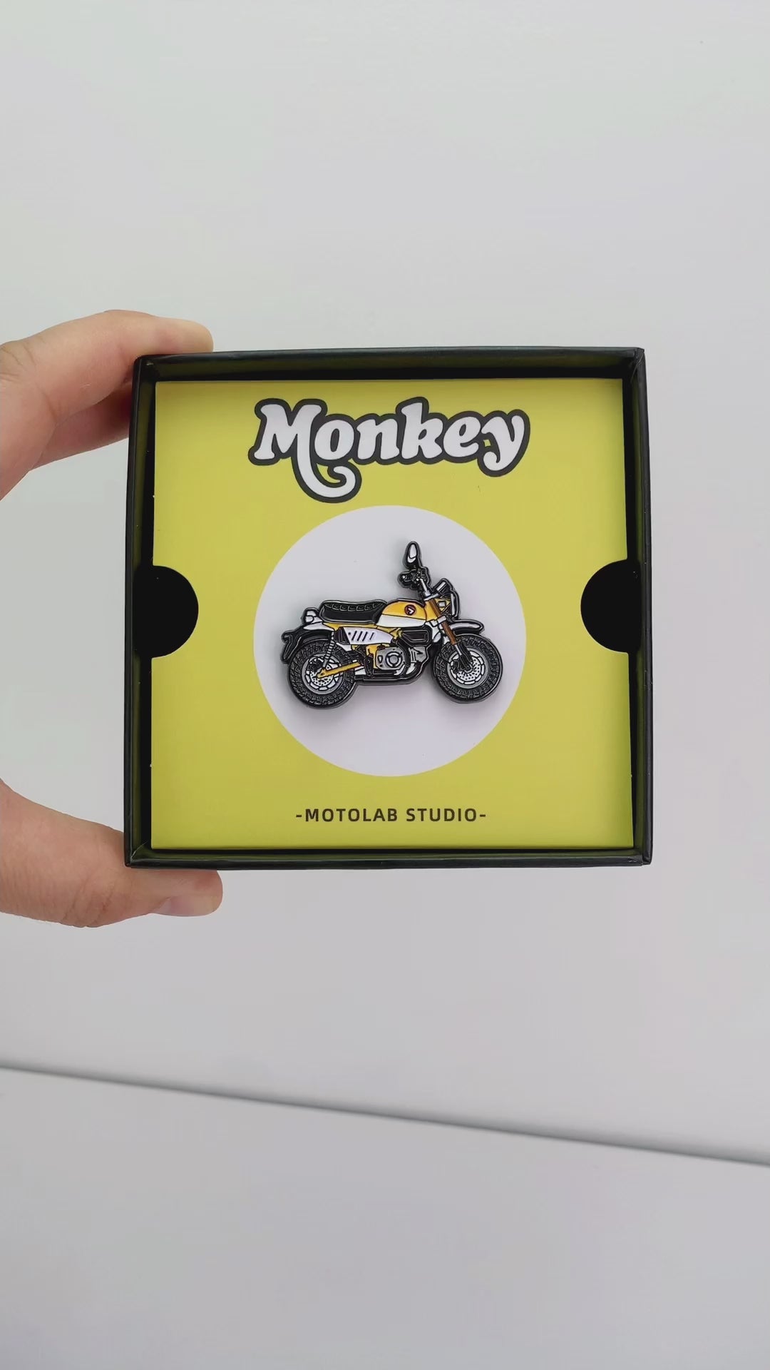 Honda-Monkey-125-Retro-Mini-Trail-Vintage-Minibike-Motorcycle-Pin-Badge-Video