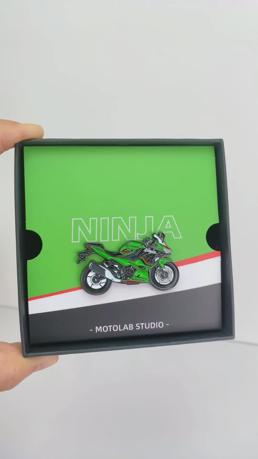 Kawasaki-Ninja-400-Pin-Badge-Video