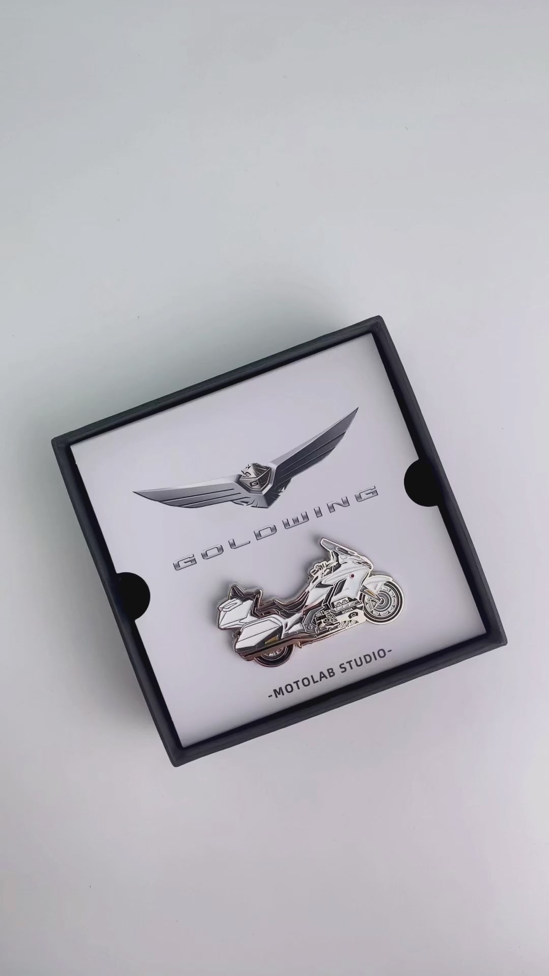 Honda-Gold-Wing-GL-1800-Touring-DCT-Motorbike-Motorcycle-Lapel-Pins-Badge-Gift-for-Bikers-motopins-Video
