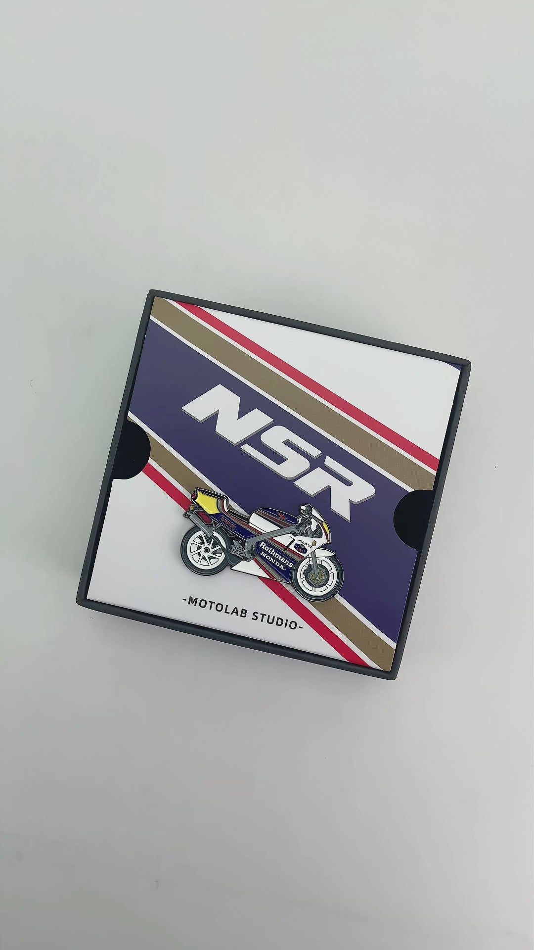 Honda NSR250R SP Rothmans MC28 Motorcycle Pin Badge Soft Enamel Lapel Jacket Hat Metal Badge Unique Gifts for Motorbike Riders Him Men Biker Lovers Racing